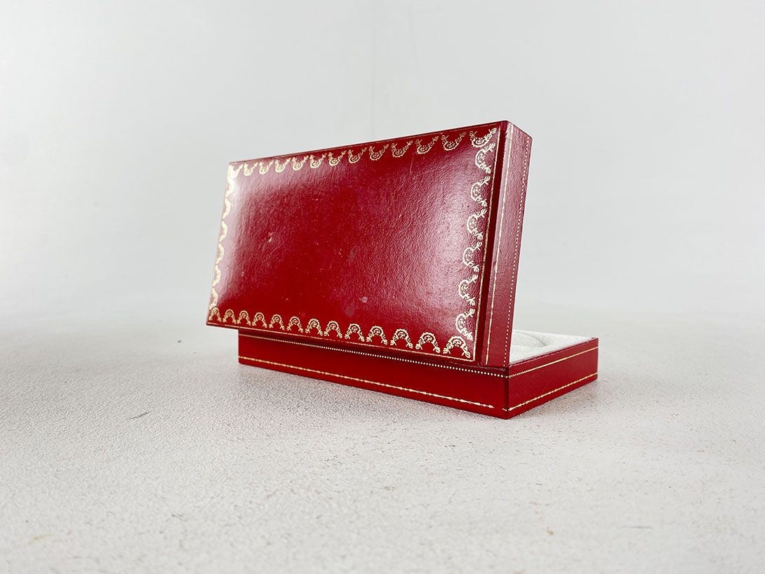 Foto Red Cartier Glasses Case