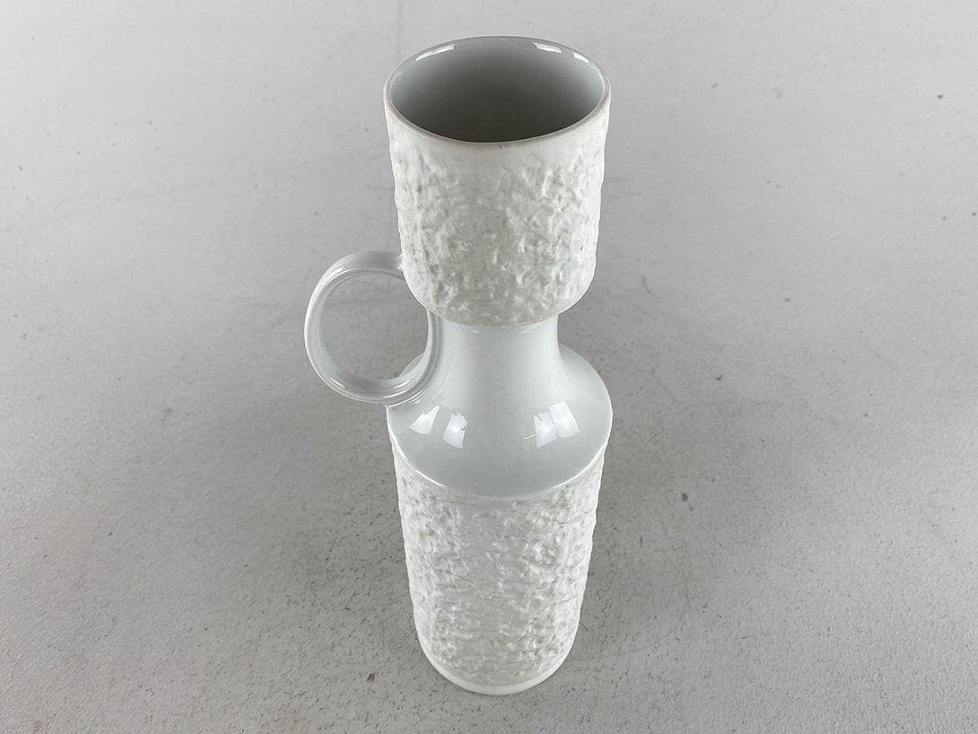 Foto White Porcelain Vase with Handle