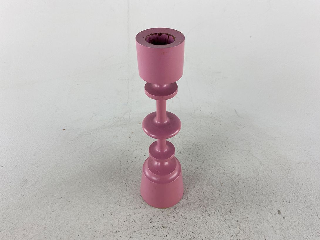 Foto Pink Wooden Candle Holder