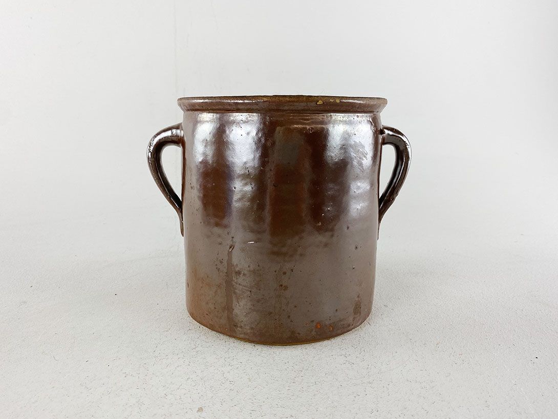 Foto Brown Pot with Two Handles