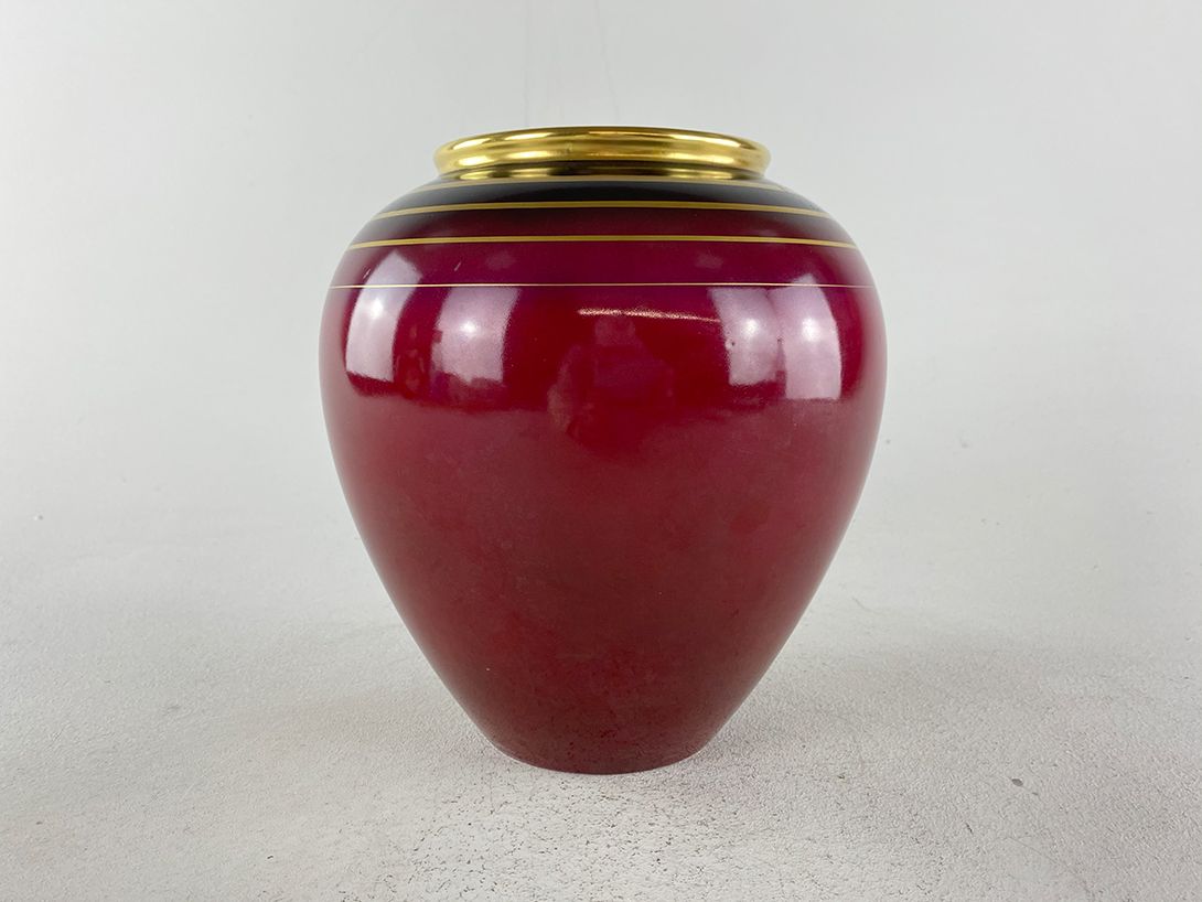 Foto Red and Gold Porcelain Vase