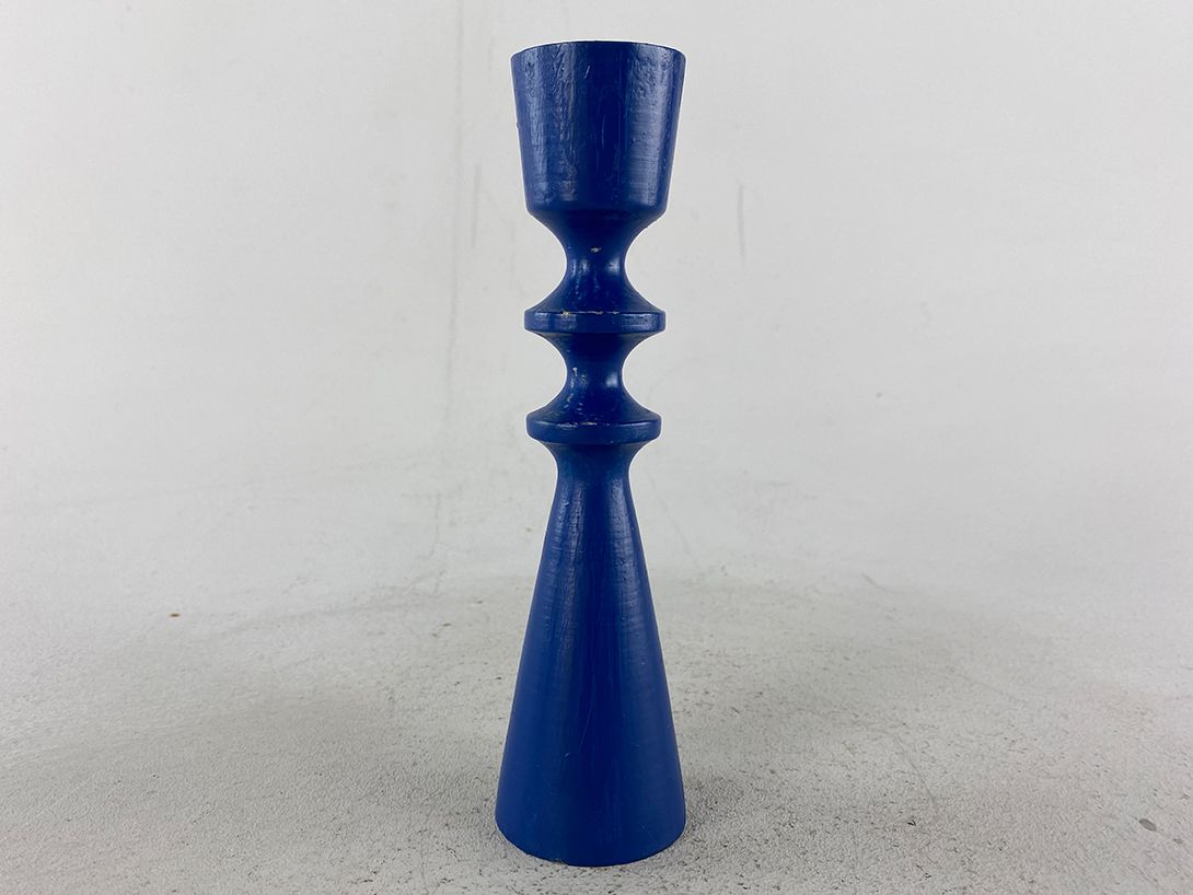 Foto Blue Wooden Candle Holder