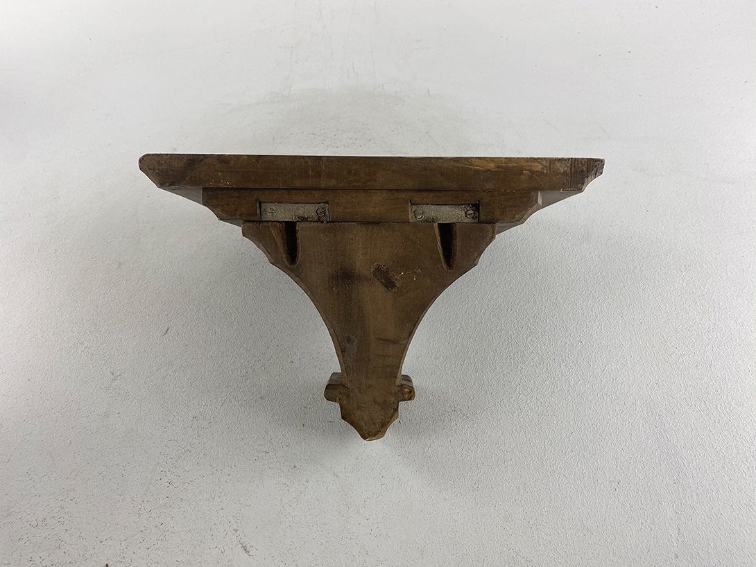 Foto Massive Wooden Wall Shelf