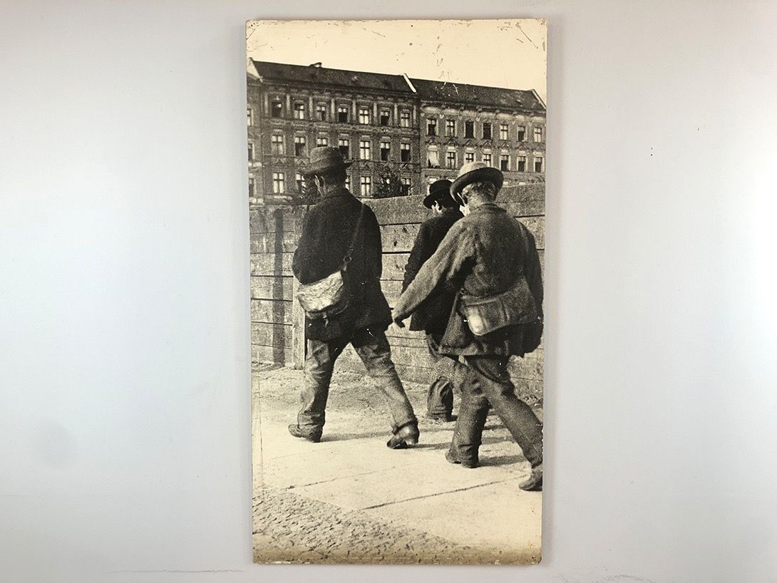 Foto Large Postwar Photography Three Men h146x79 X1