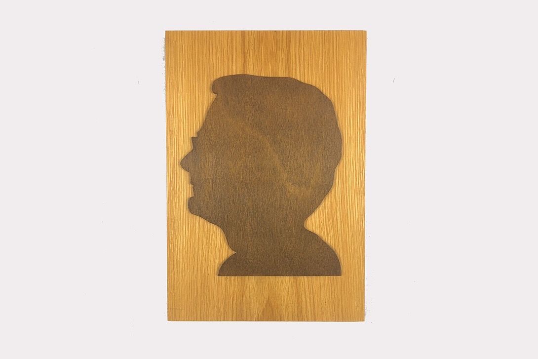 Foto Woodcut Profile of a Man with Glasses h50x35 17D12