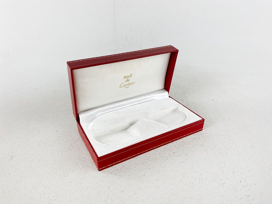 Foto Red Cartier Glasses Case