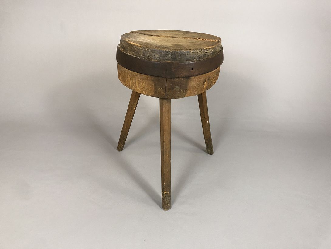 Foto Wooden Butcher&#8217;s block for beating meat