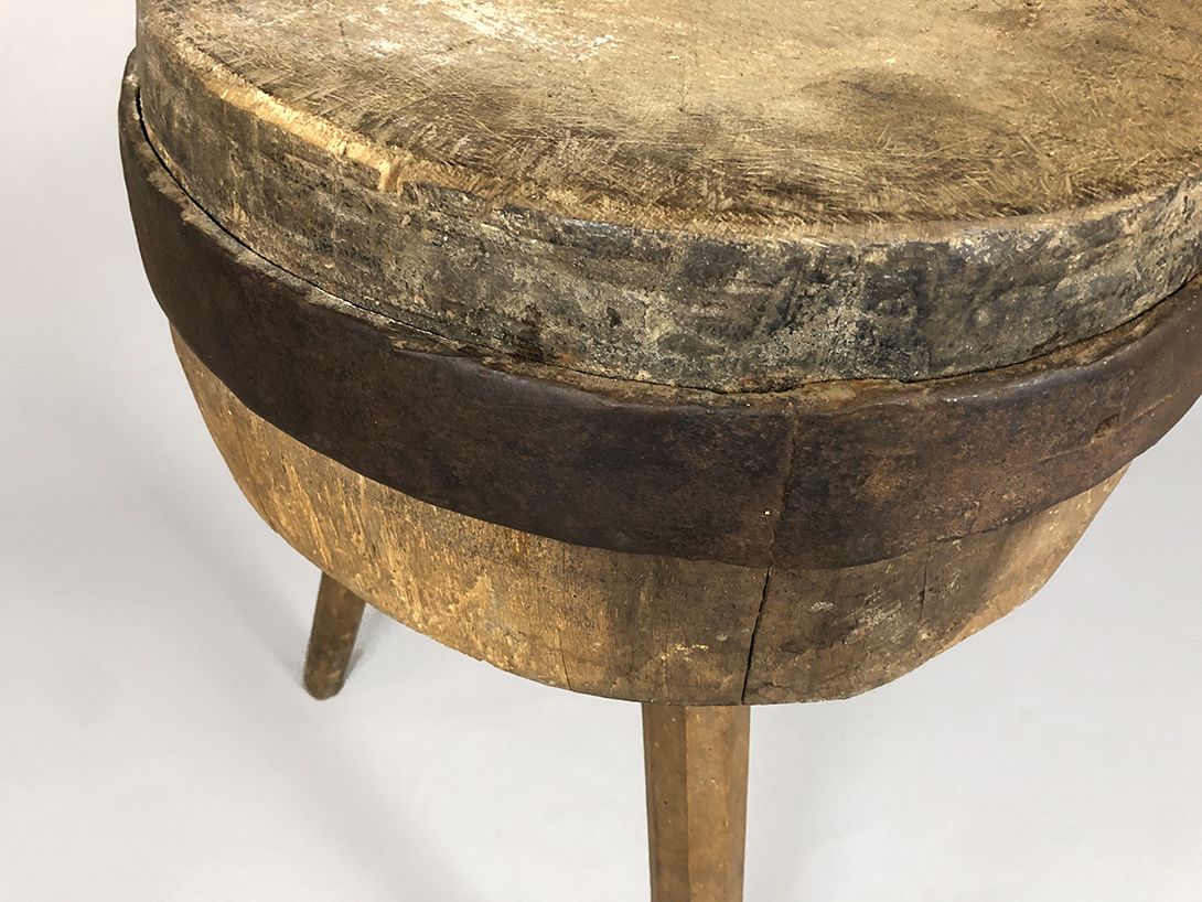 Foto Wooden Butcher&#8217;s block for beating meat