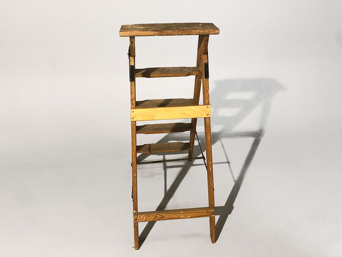 Foto Wooden Folding Ladder