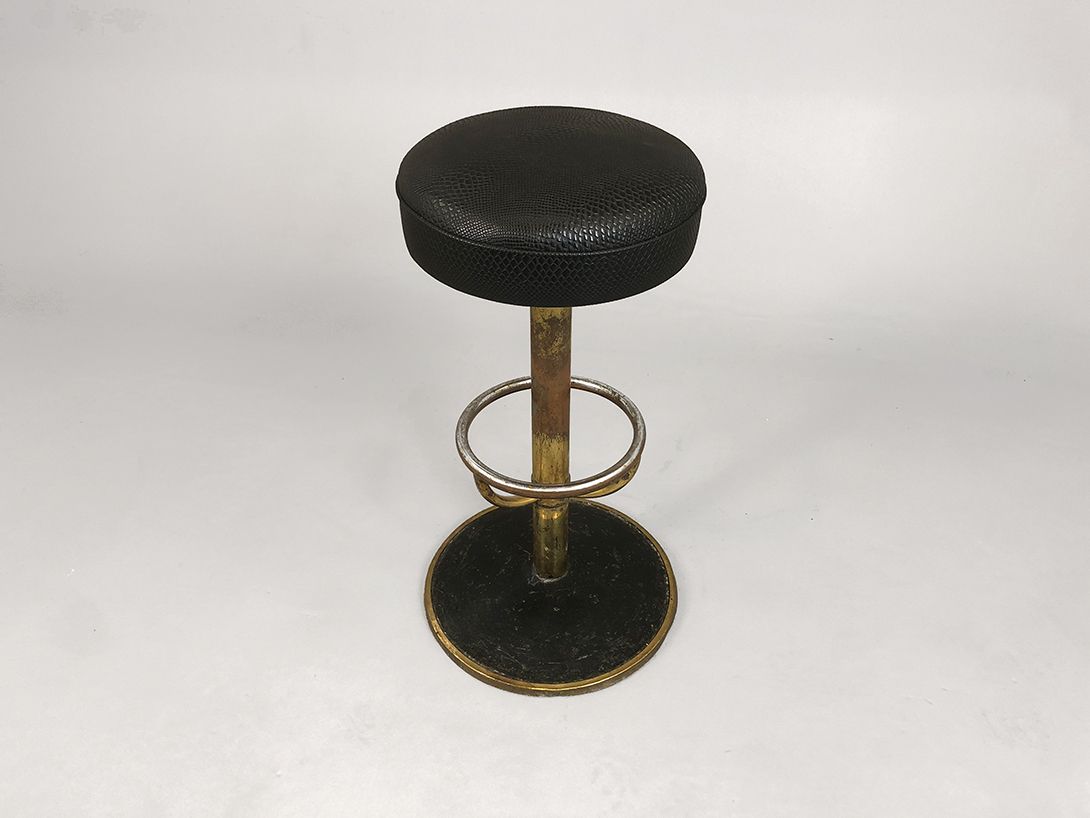 Foto Black Leather Bar Stool with Brass and Chrome Stand