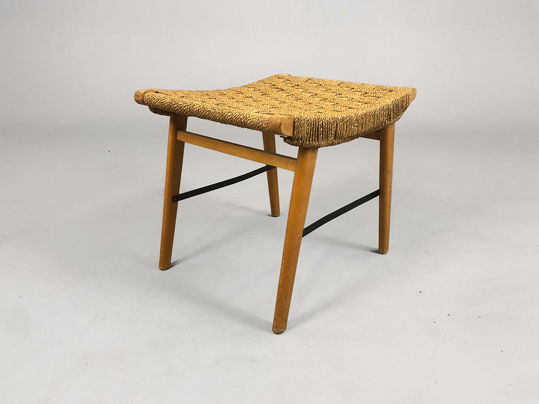 Foto Basket Stool with Wooden Frame