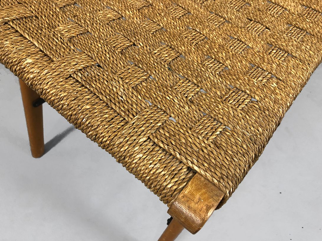 Foto Basket Stool with Wooden Frame