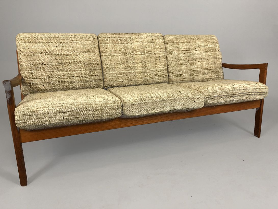 Foto Ole Wanscher Senator Sofa for Cado with Beige Upholstery 1955