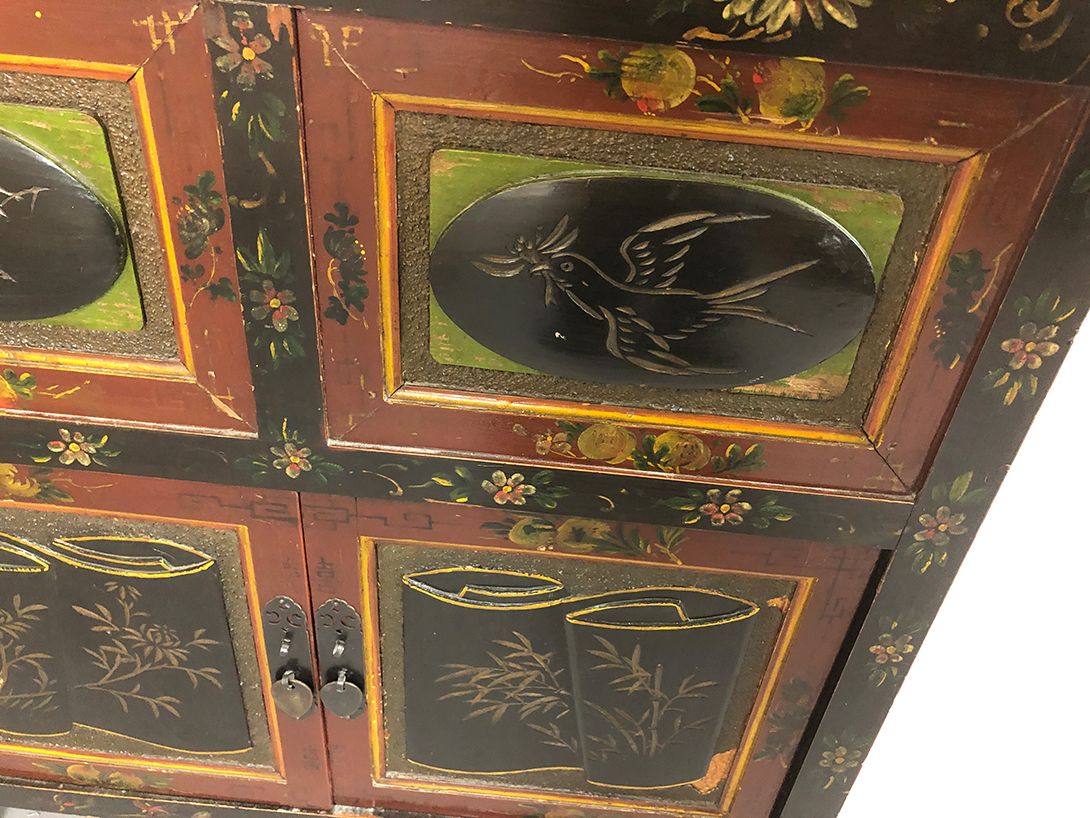 Foto Chinese Highboard for Drinks with Ornaments Germany 1900