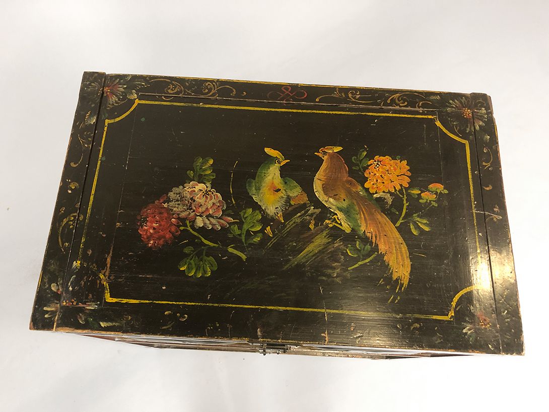 Foto Chinese Highboard for Drinks with Ornaments Germany 1900