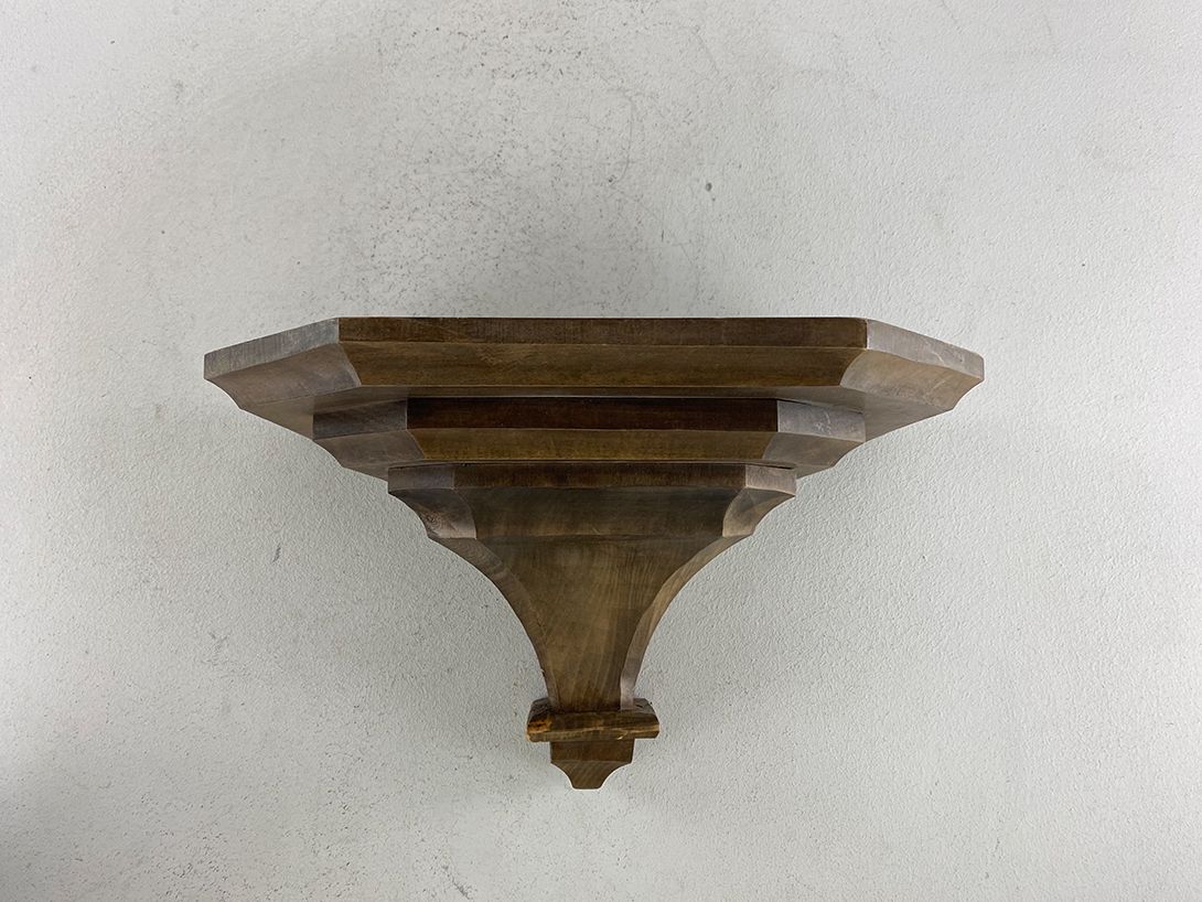 Foto Massive Wooden Wall Shelf