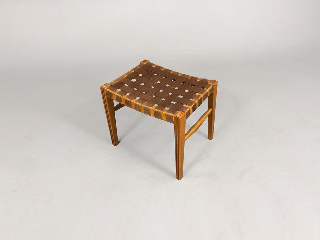 Foto Wooden Stool with Woven Seat