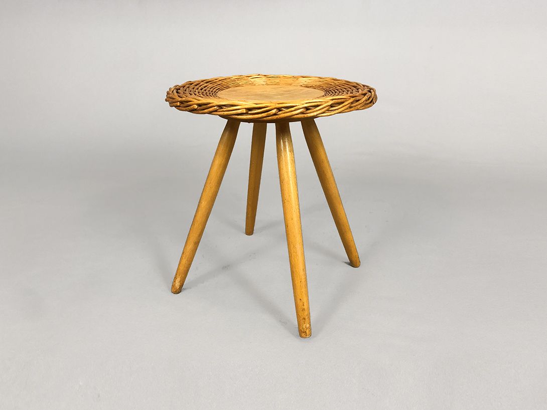 Foto Wooden Stool with Wickerworked Seat