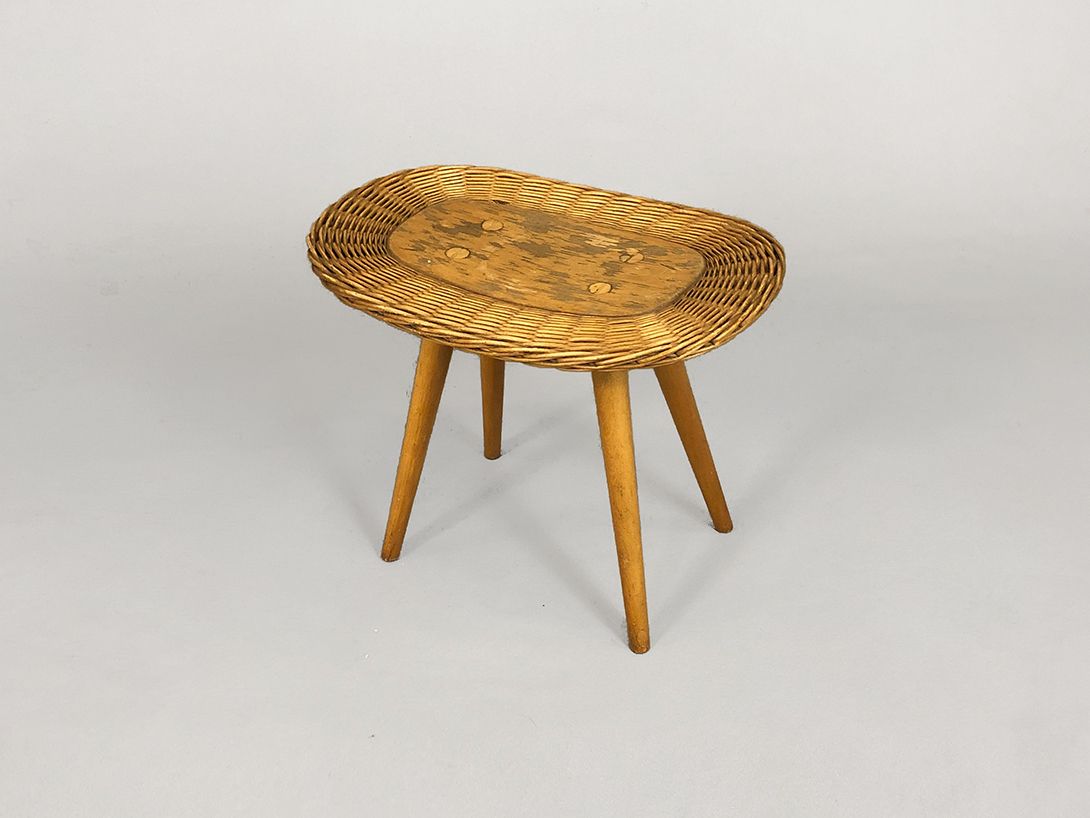 Foto Wooden Stool with Wickerworked Seat
