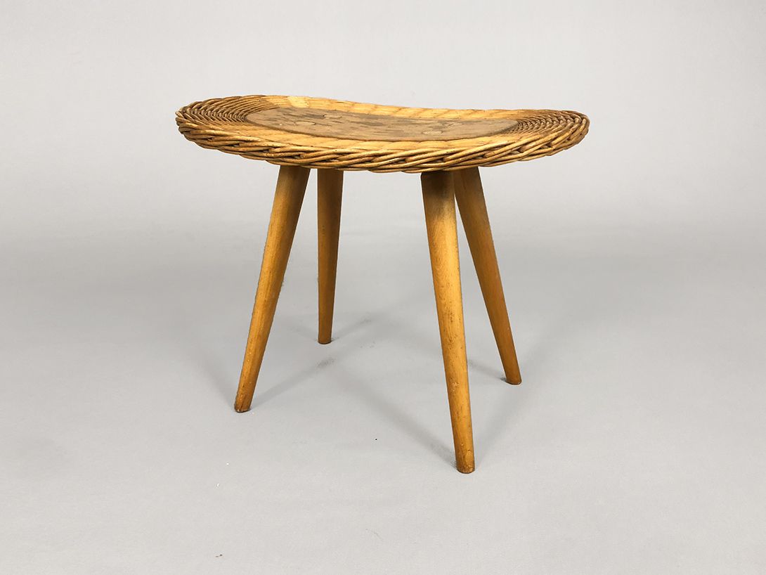 Foto Wooden Stool with Wickerworked Seat
