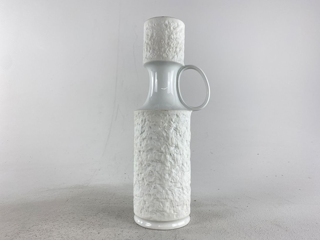 Foto White Porcelain Vase with Handle