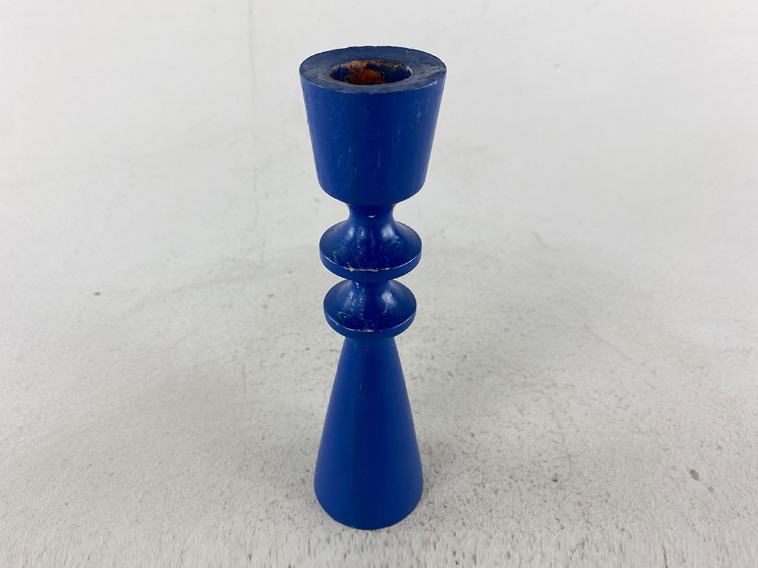 Foto Blue Wooden Candle Holder
