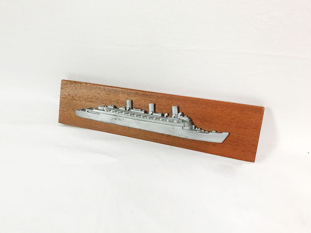 Foto Metal Ship on Wood 9A55
