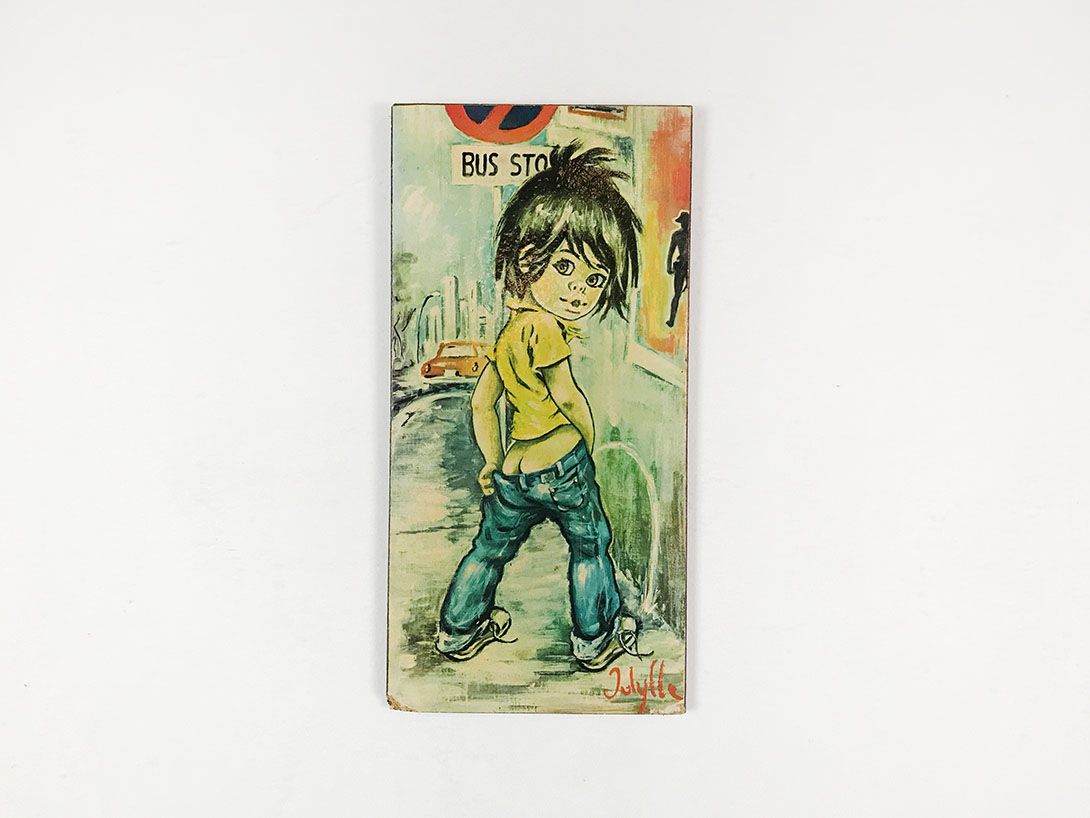 Foto Little Boy on Cardboard 13A12