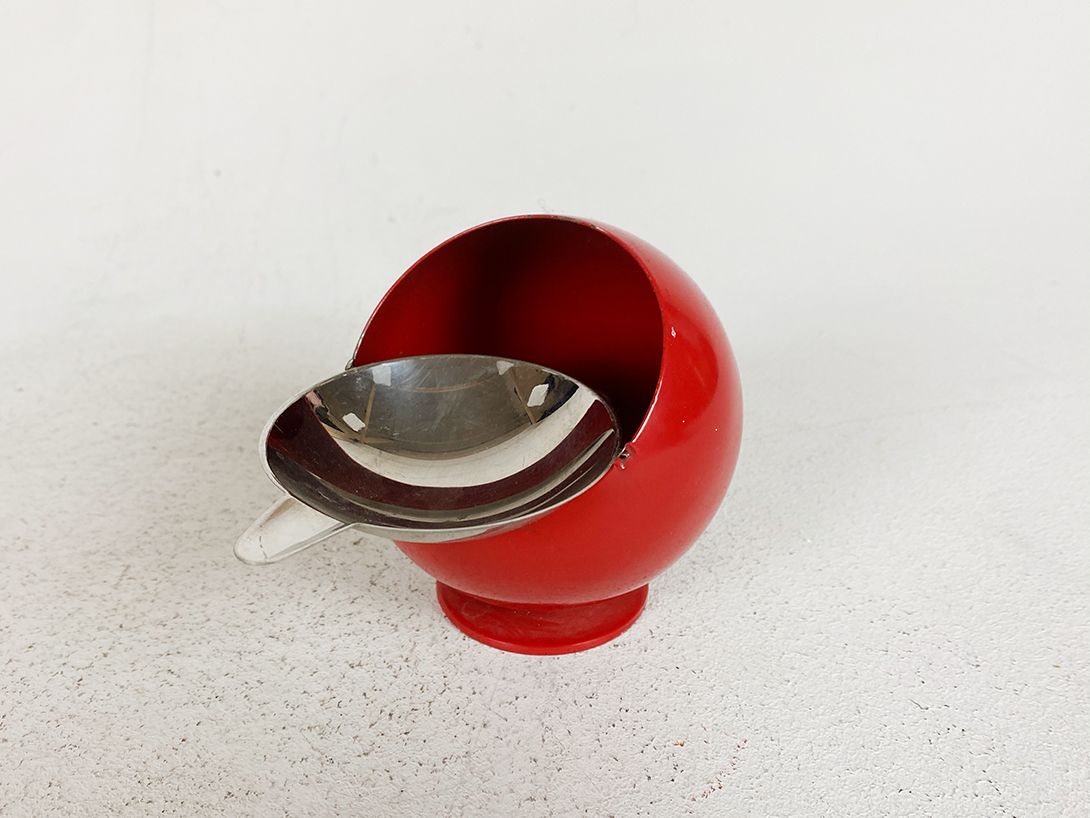 Foto Round Red Ashtray h11x10