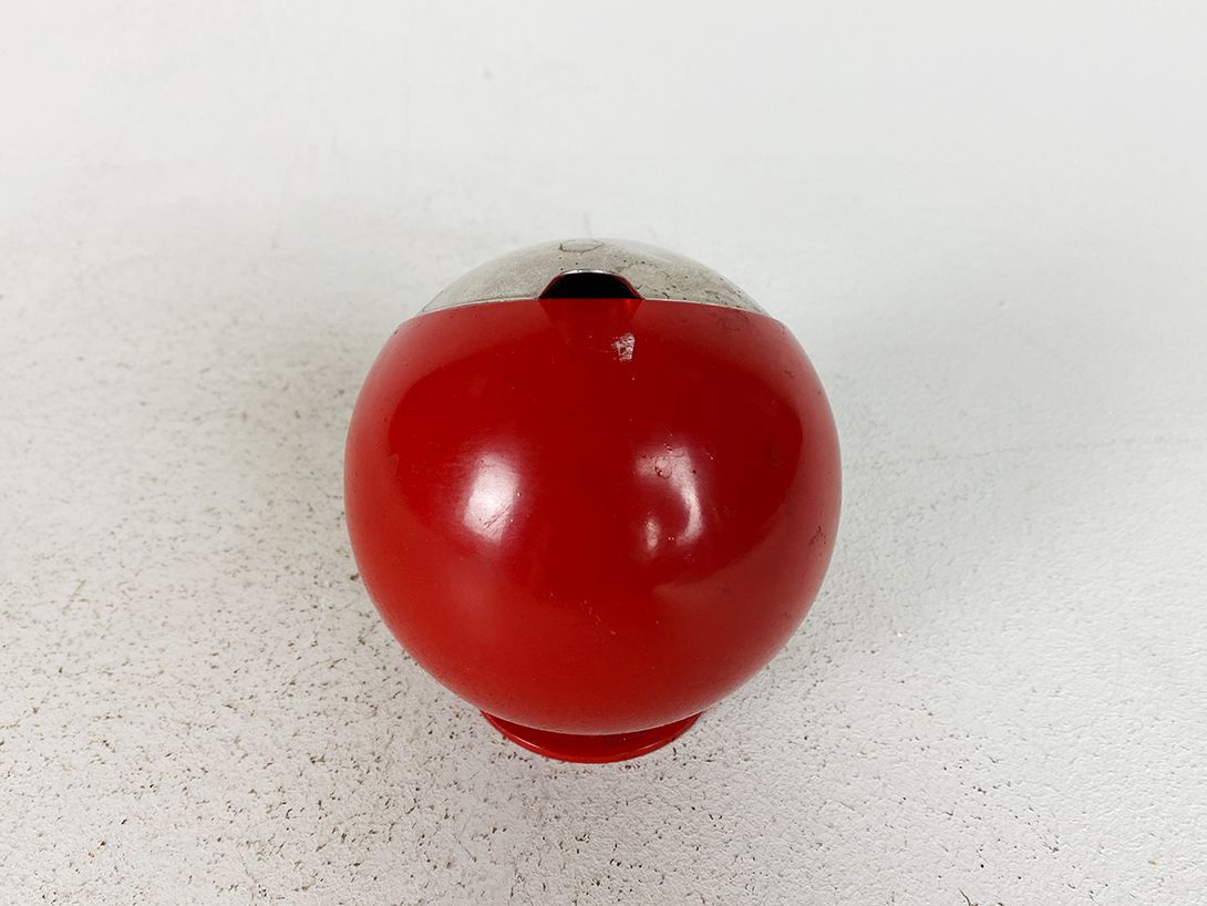 Foto Round Red Ashtray h11x10