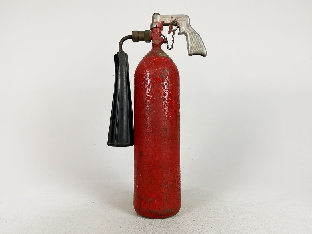 Foto Red Fire Extinguisher h49x24x11