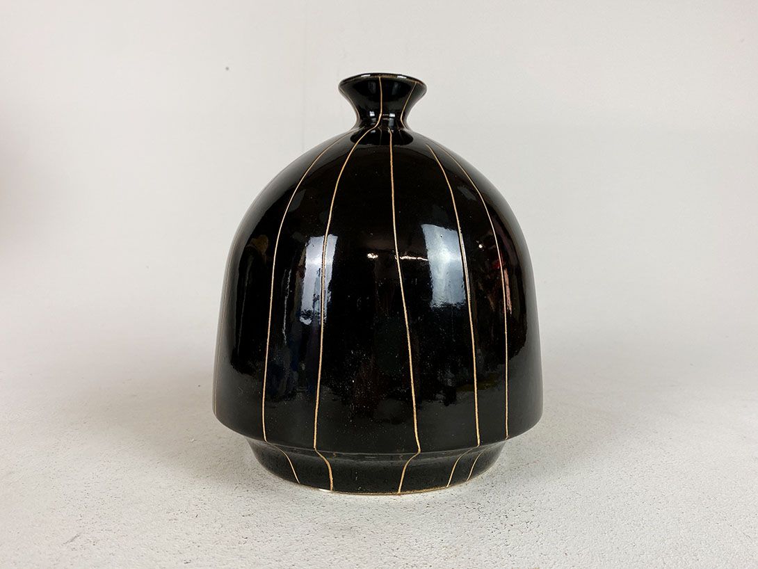 Foto Shiny and Striped Black Vase h25x20 E6