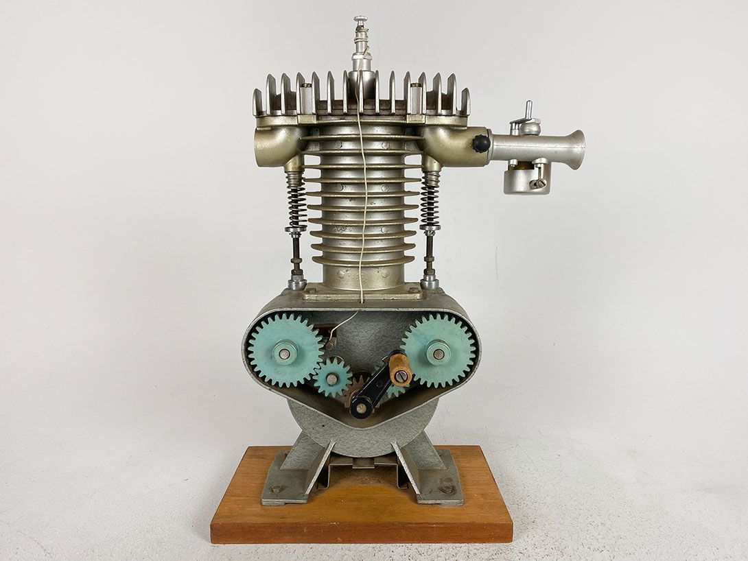 Foto Pressure Machine Model, Poland
