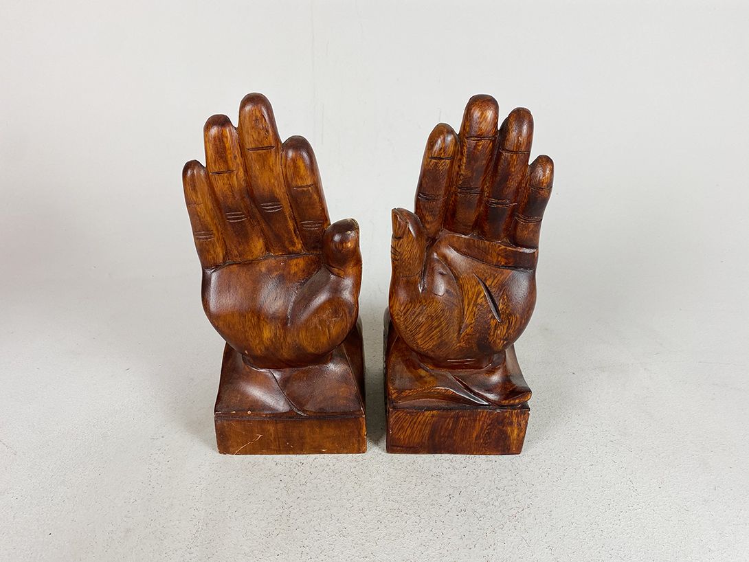 Foto Carved Wooden Hand Bookends