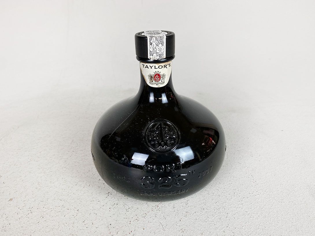 Foto Taylors Port Wine Bottle, Portugal h16x14