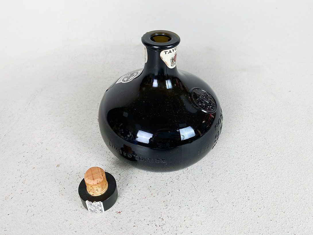 Foto Taylors Port Wine Bottle, Portugal h16x14