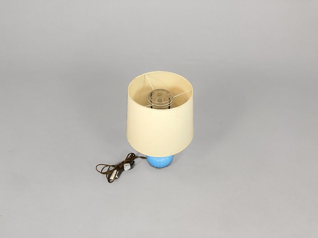 Foto Table Lamp with White Shade and Blue Stand h45