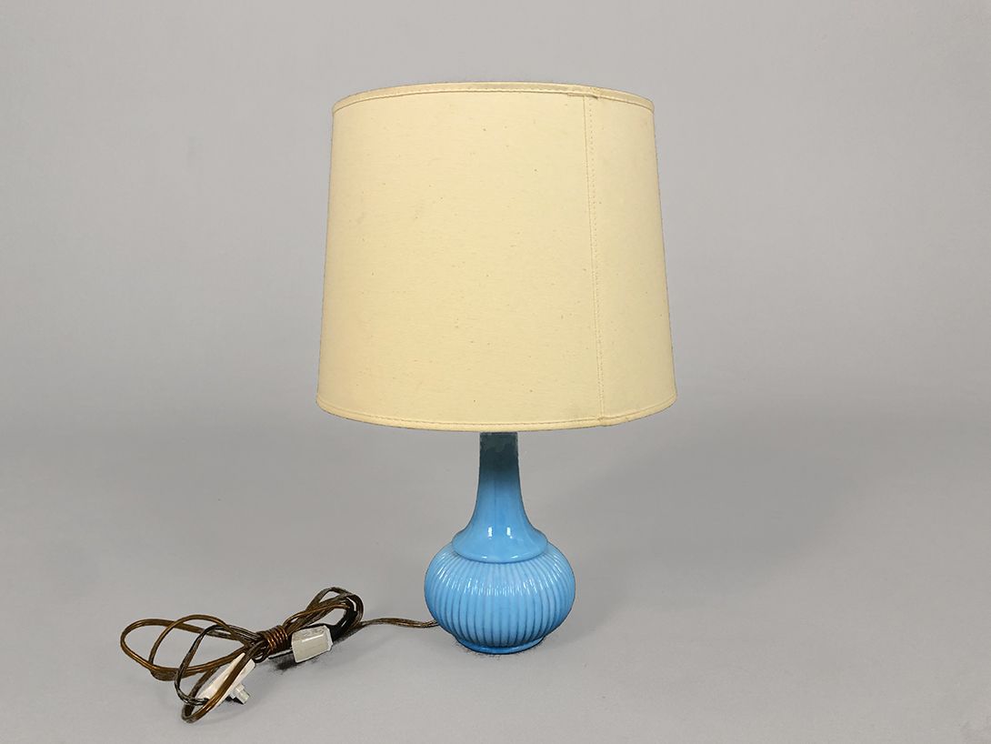 Foto Table Lamp with White Shade and Blue Stand h45