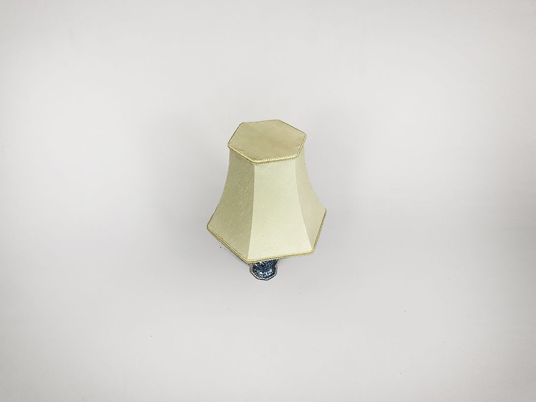 Foto Table Lamp with Light Shade and Blue Flowered Ceramic Stand h40 RF6