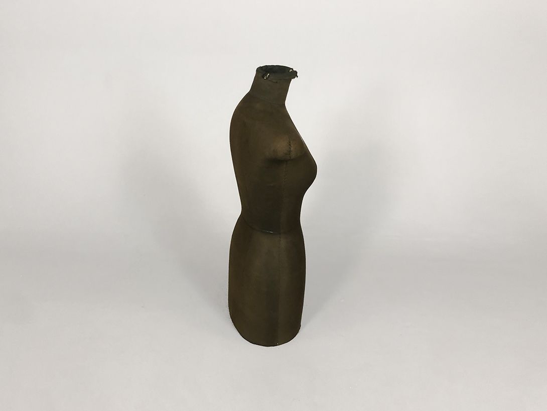 Foto Female Tailor Dummy with Hips