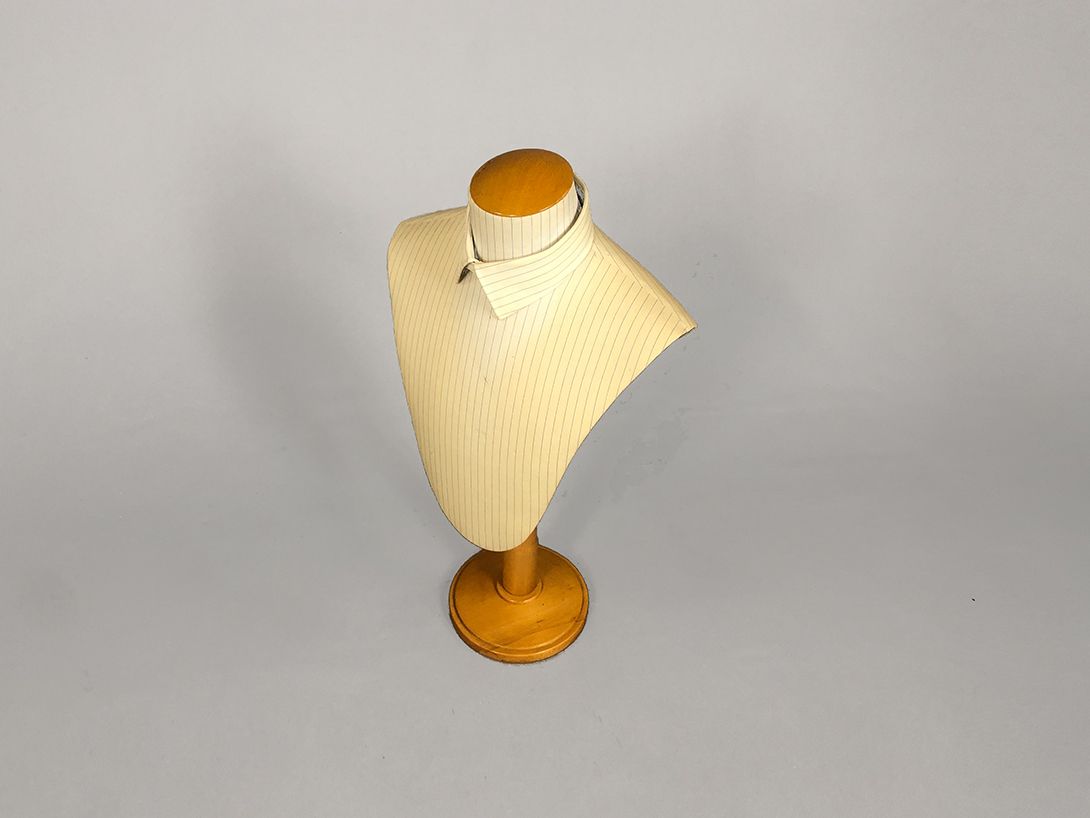 Foto Bust with Collar and Wooden Stand