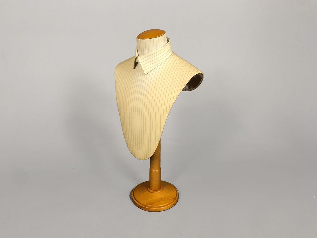 Foto Bust with Collar and Wooden Stand
