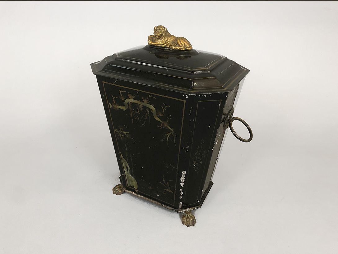 Foto Black Metal Container with Handles and Lid