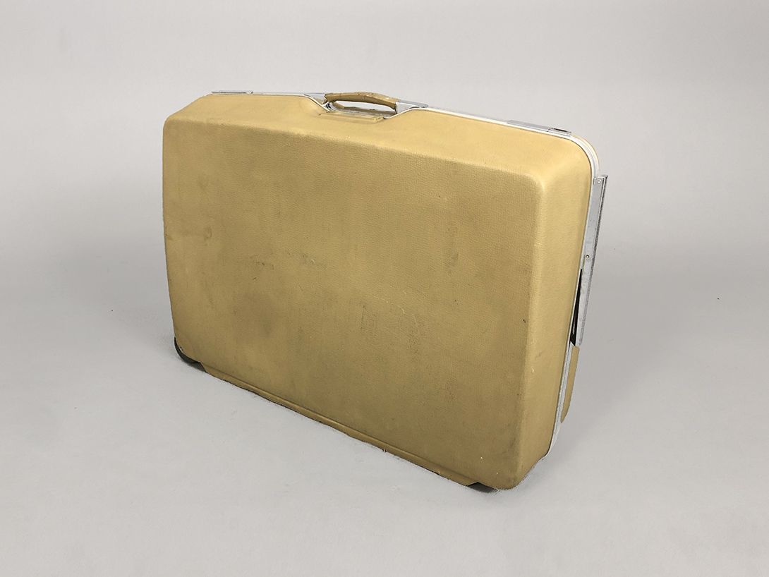 Foto Yellow Visa Suitcase
