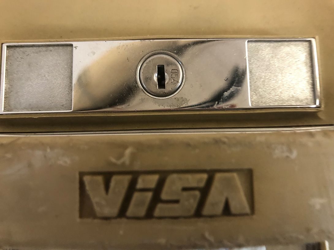Foto Yellow Visa Suitcase