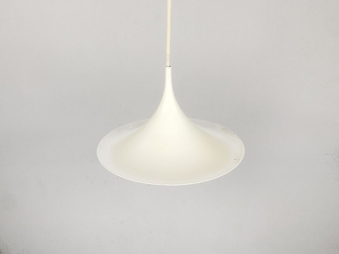 Foto White Metal Fog &#038; Morup Trumpet Form Pendant Light ø25