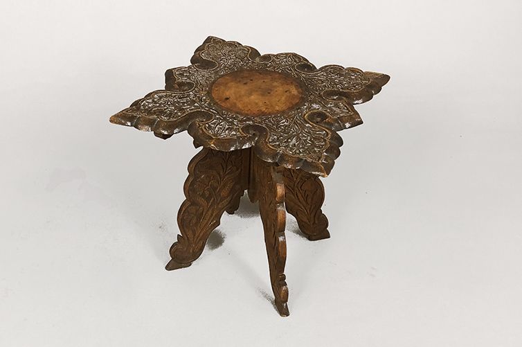 Foto Antique Side Table h33x31x31