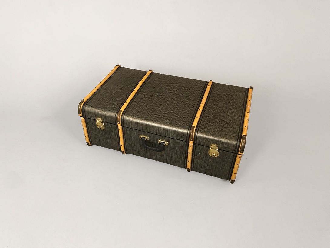 Foto Grey Wooden Suitcase