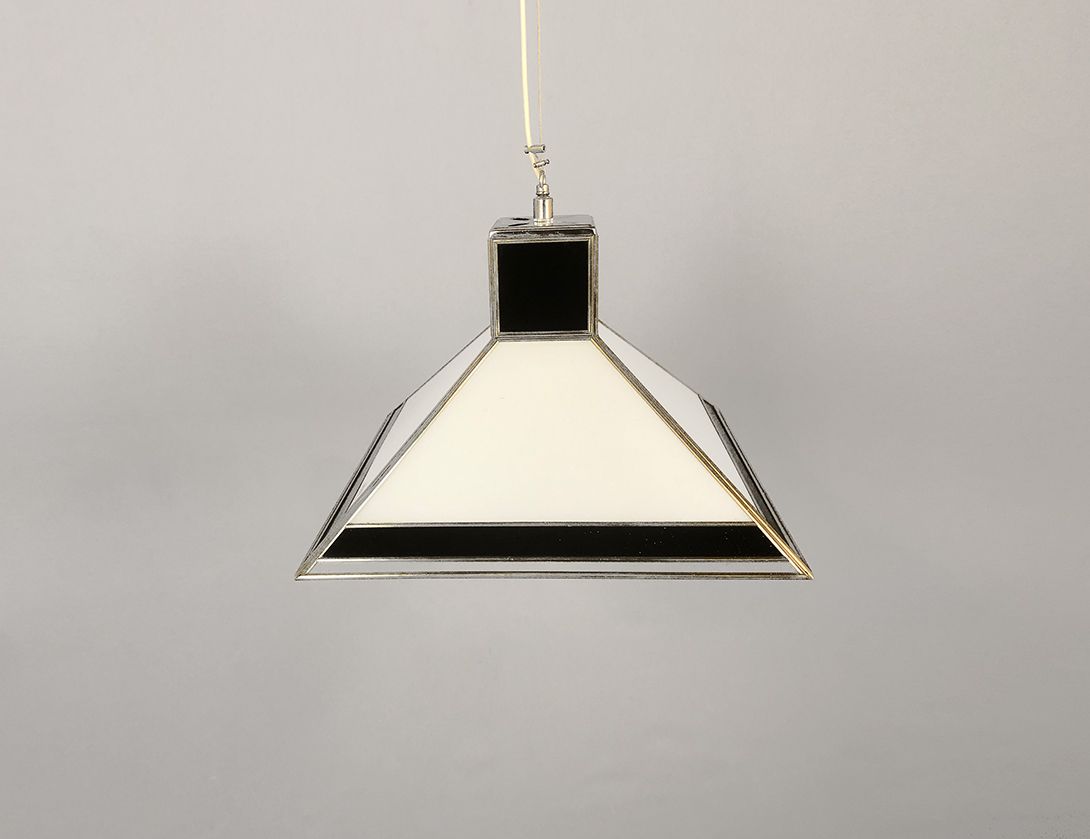 Foto Black and White Glass Art Deco Pyramid Pendant Lamp h37