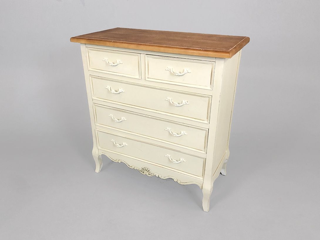 Foto Wooden Commode with Four Drawers